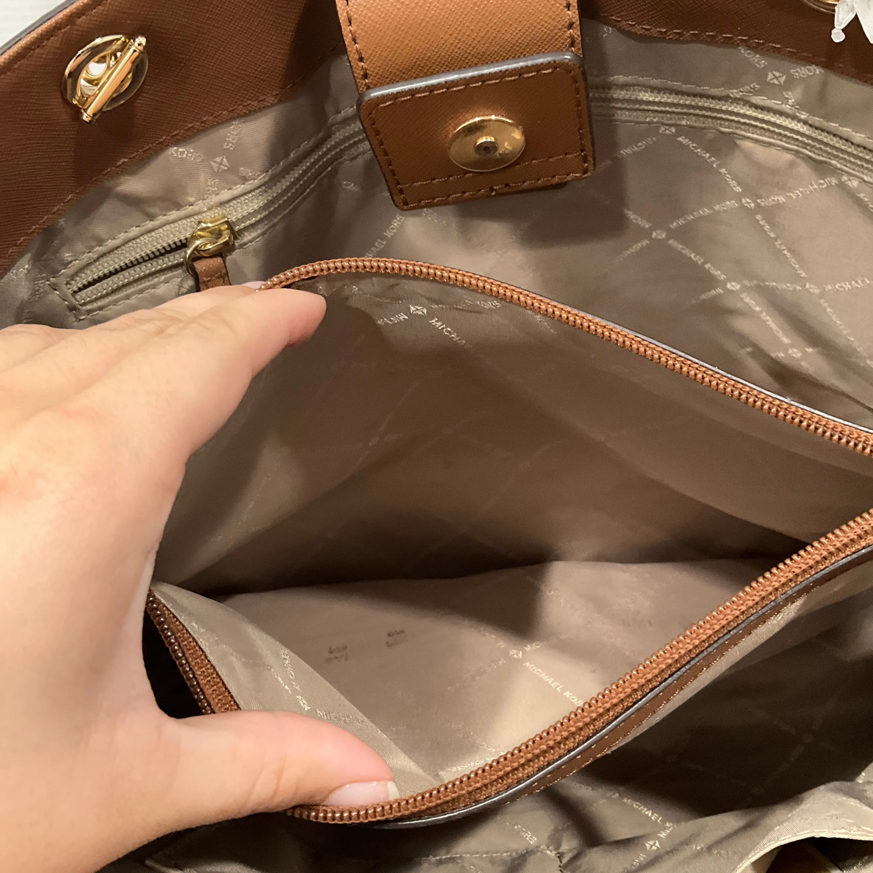 Handbag Designer Michael Kors, Size Medium